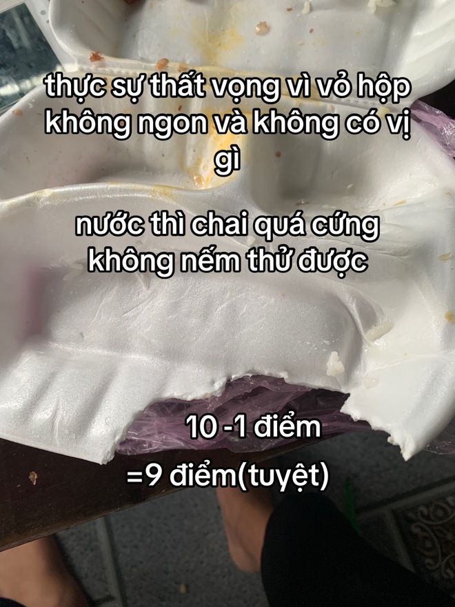 Hình ảnh những chiếc vỏ hộp đựng cơm cứu trợ gây xúc động- Ảnh 8.