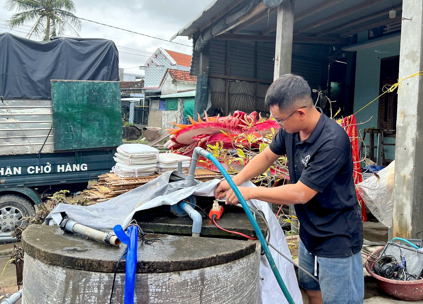 Người dân làng nghề bánh tráng khóc thương sau trận lũ lịch sử ở Đắk Lắk - Ảnh 11.