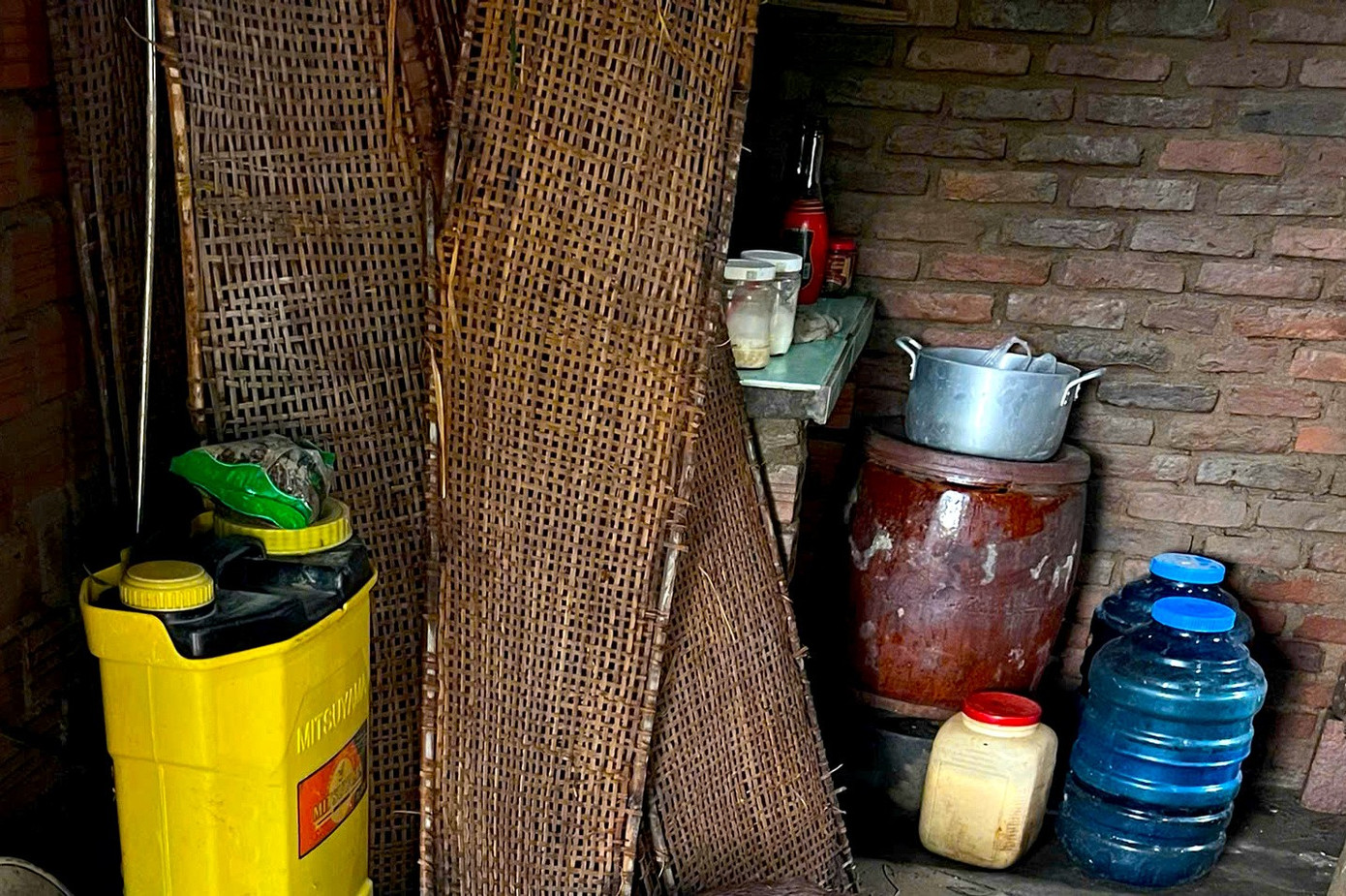 Người dân làng nghề bánh tráng khóc thương sau trận lũ lịch sử ở Đắk Lắk - Ảnh 15.