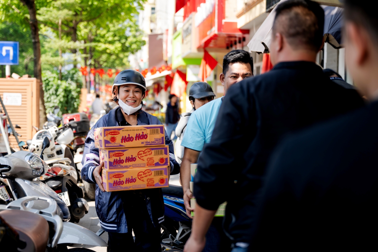 Hà Nội hướng về miền Trung với hàng triệu gói cứu trợ yêu thương từ trái tim nhân dân - Ảnh 3. Hà Nội hướng về miền Trung với hàng triệu gói cứu trợ yêu thương từ trái tim nhân dân - Ảnh 3.