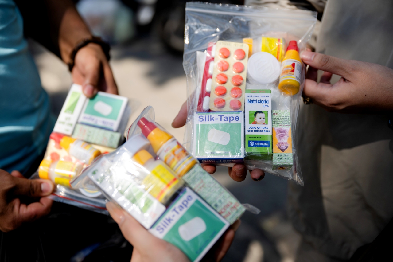 Hà Nội hướng về miền Trung với hàng triệu gói cứu trợ yêu thương từ trái tim nhân dân - Ảnh 13. Hà Nội hướng về miền Trung với hàng triệu gói cứu trợ yêu thương từ trái tim nhân dân - Ảnh 13.