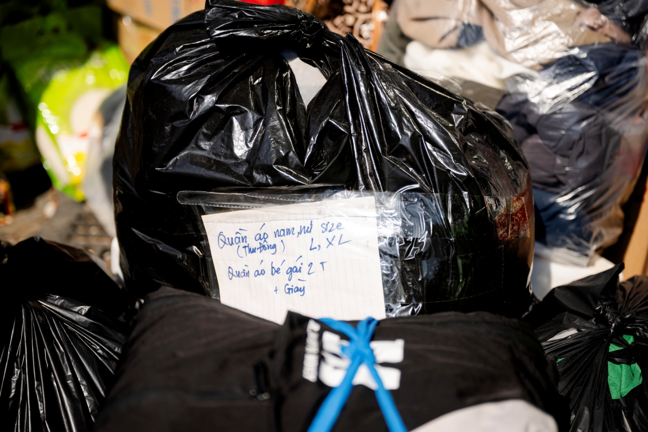 Hà Nội hướng về miền Trung với hàng triệu gói cứu trợ yêu thương từ trái tim nhân dân - Ảnh 10. Hà Nội hướng về miền Trung với hàng triệu gói cứu trợ yêu thương từ trái tim nhân dân - Ảnh 10.