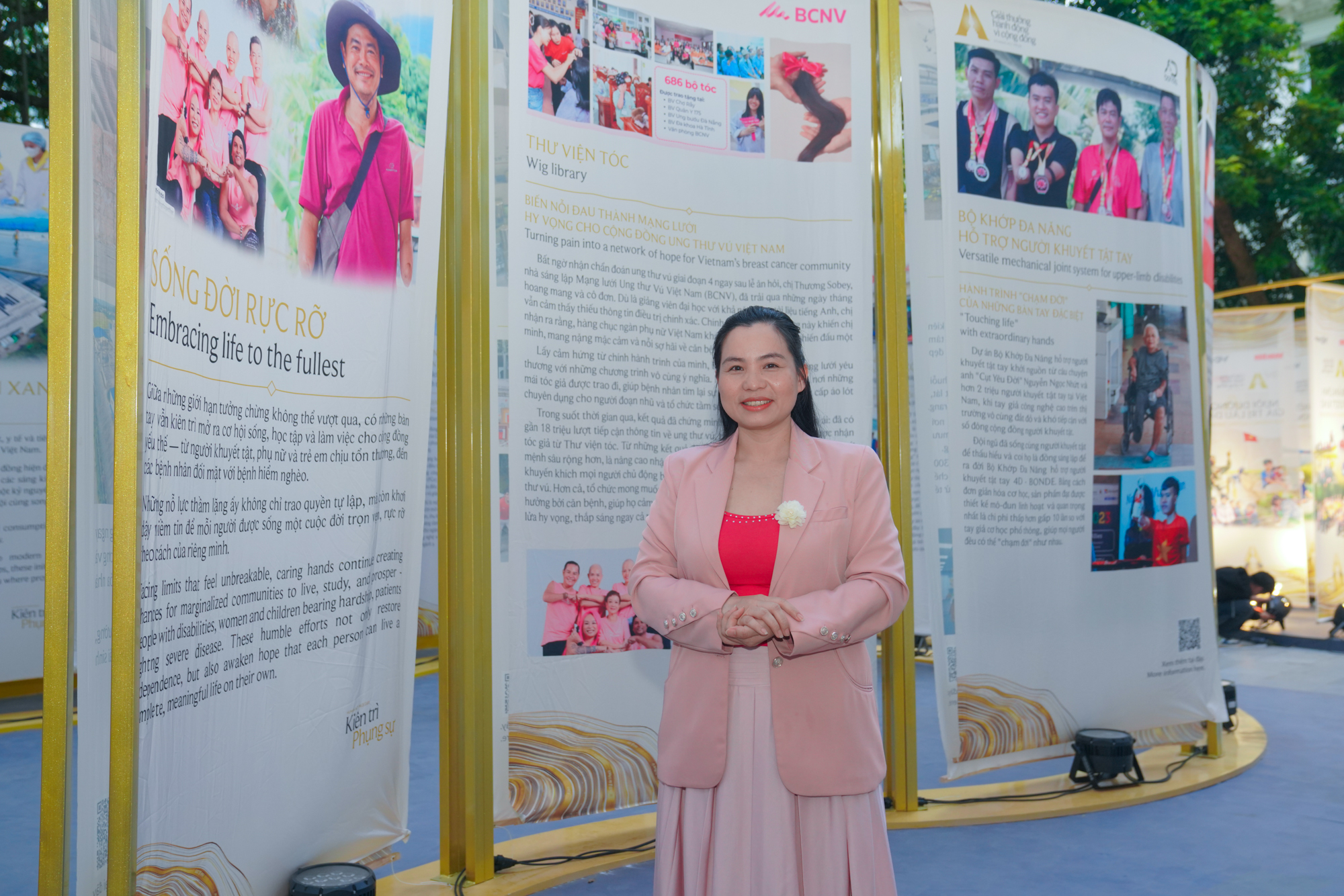 Đám cưới đẹp nhất dành cho cô dâu mắc ung thư và hành trình 10 năm Đám cưới đẹp nhất dành cho cô dâu mắc ung thư và hành trình 10 năm