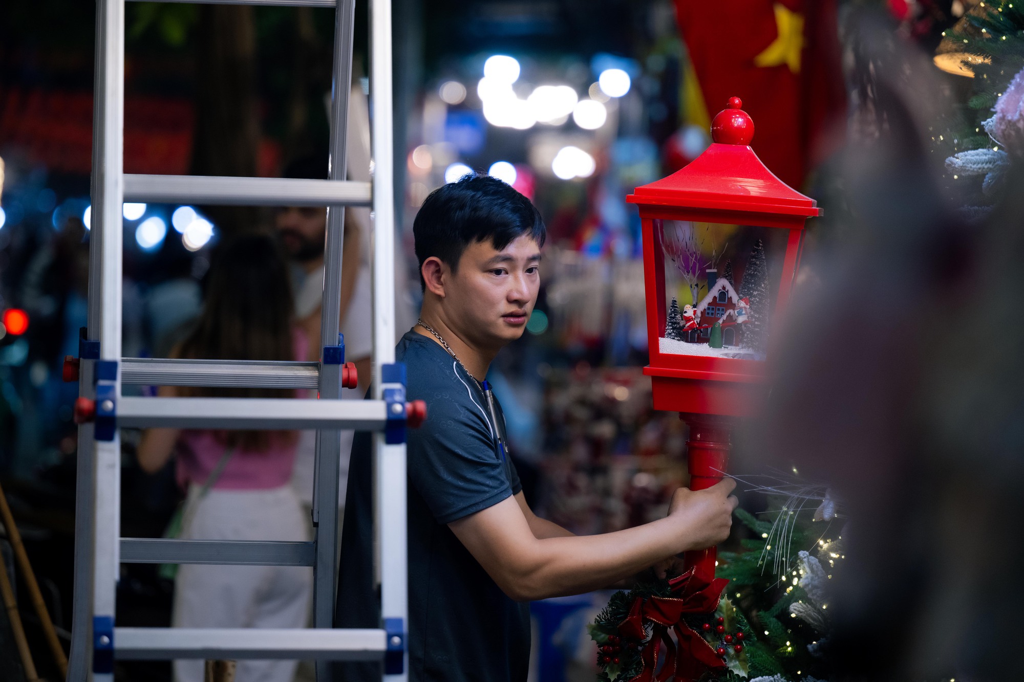 Khung cảnh phố Hàng Mã đổi khác sau khi tháo dỡ mái che , trả lại vỉa hè - Ảnh 24.