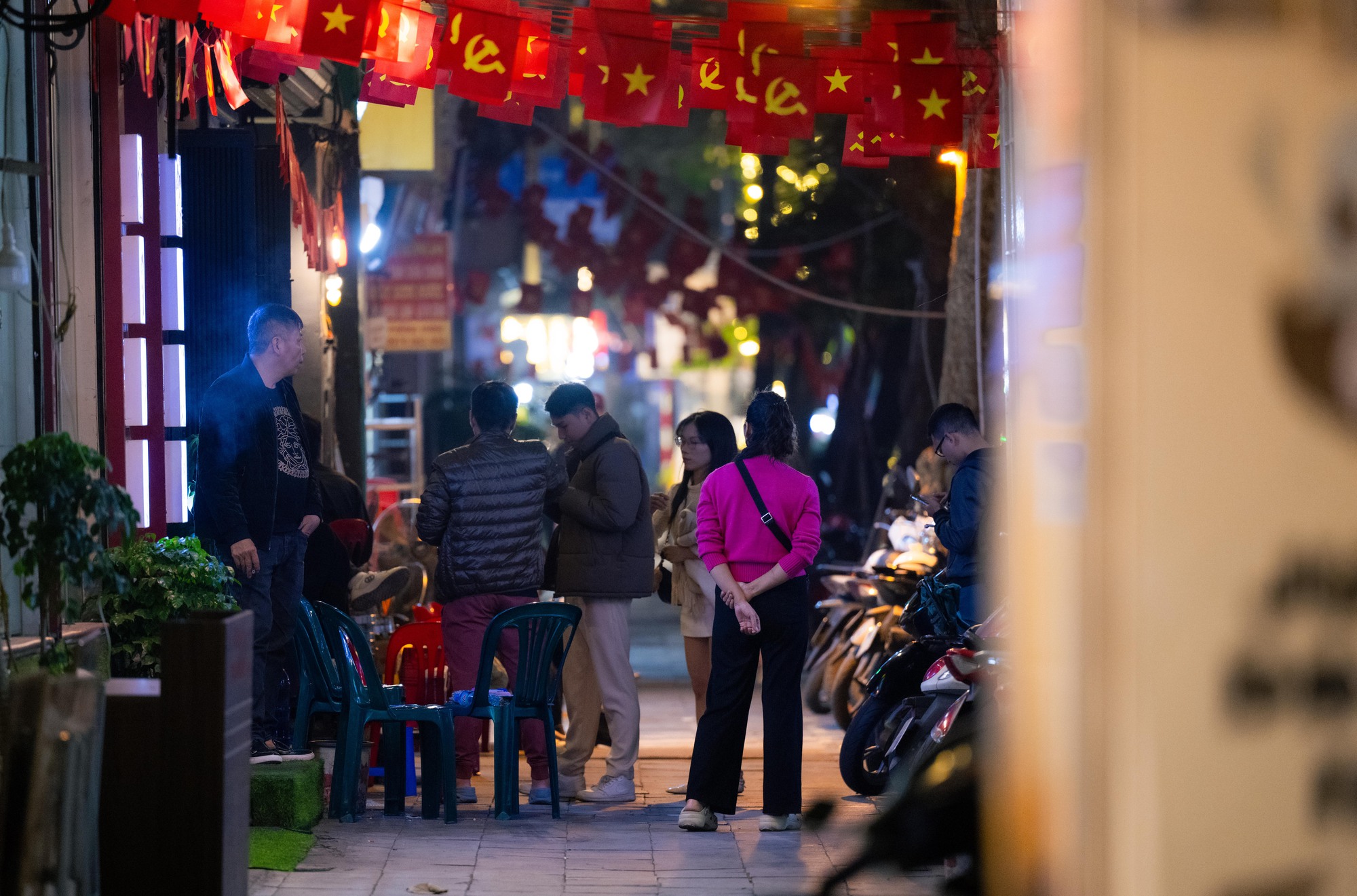 Khung cảnh phố Hàng Mã đổi khác sau khi tháo dỡ mái che , trả lại vỉa hè - Ảnh 21.