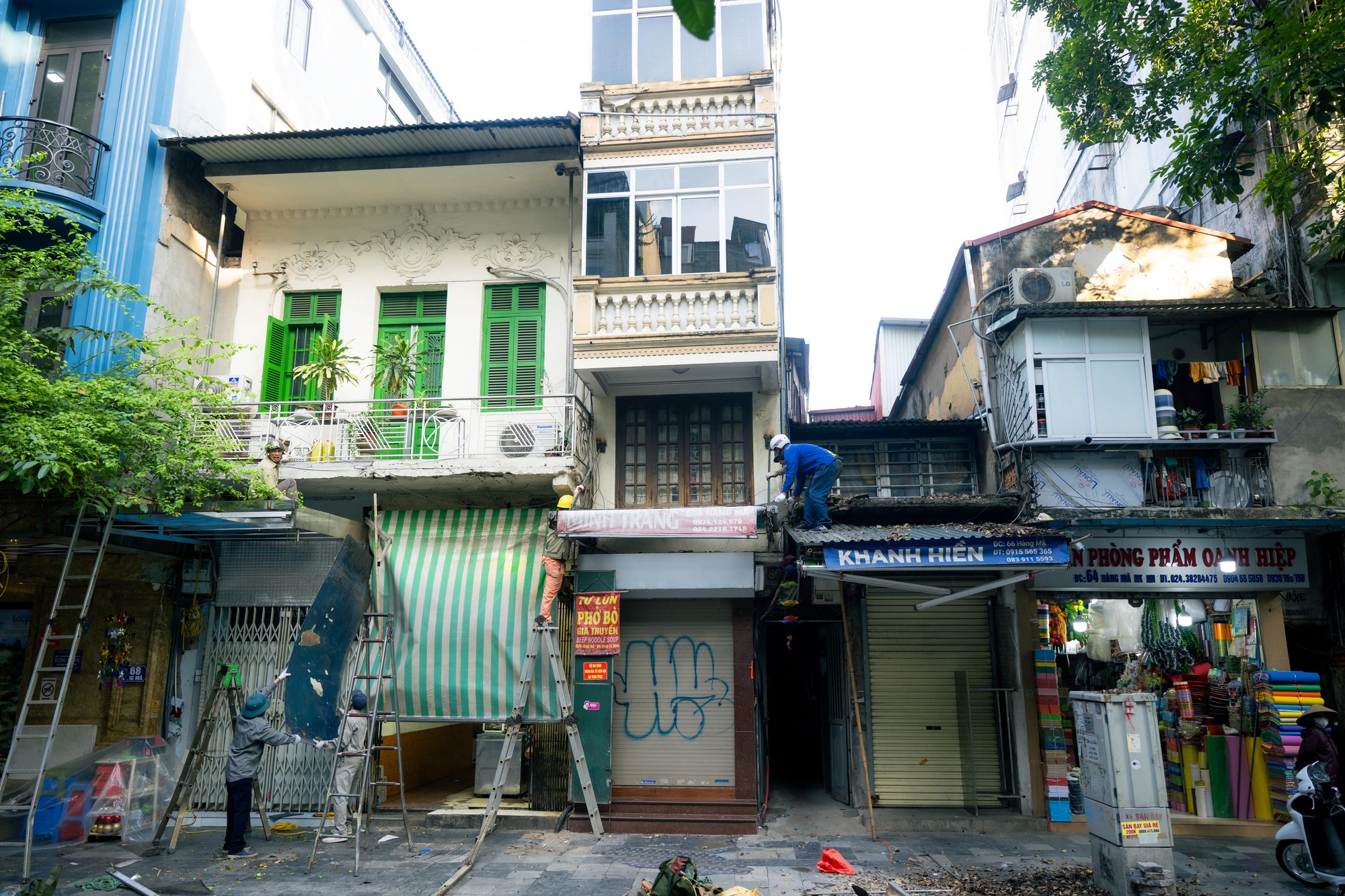 Khung cảnh phố Hàng Mã đổi khác sau khi tháo dỡ mái che , trả lại vỉa hè - Ảnh 8.