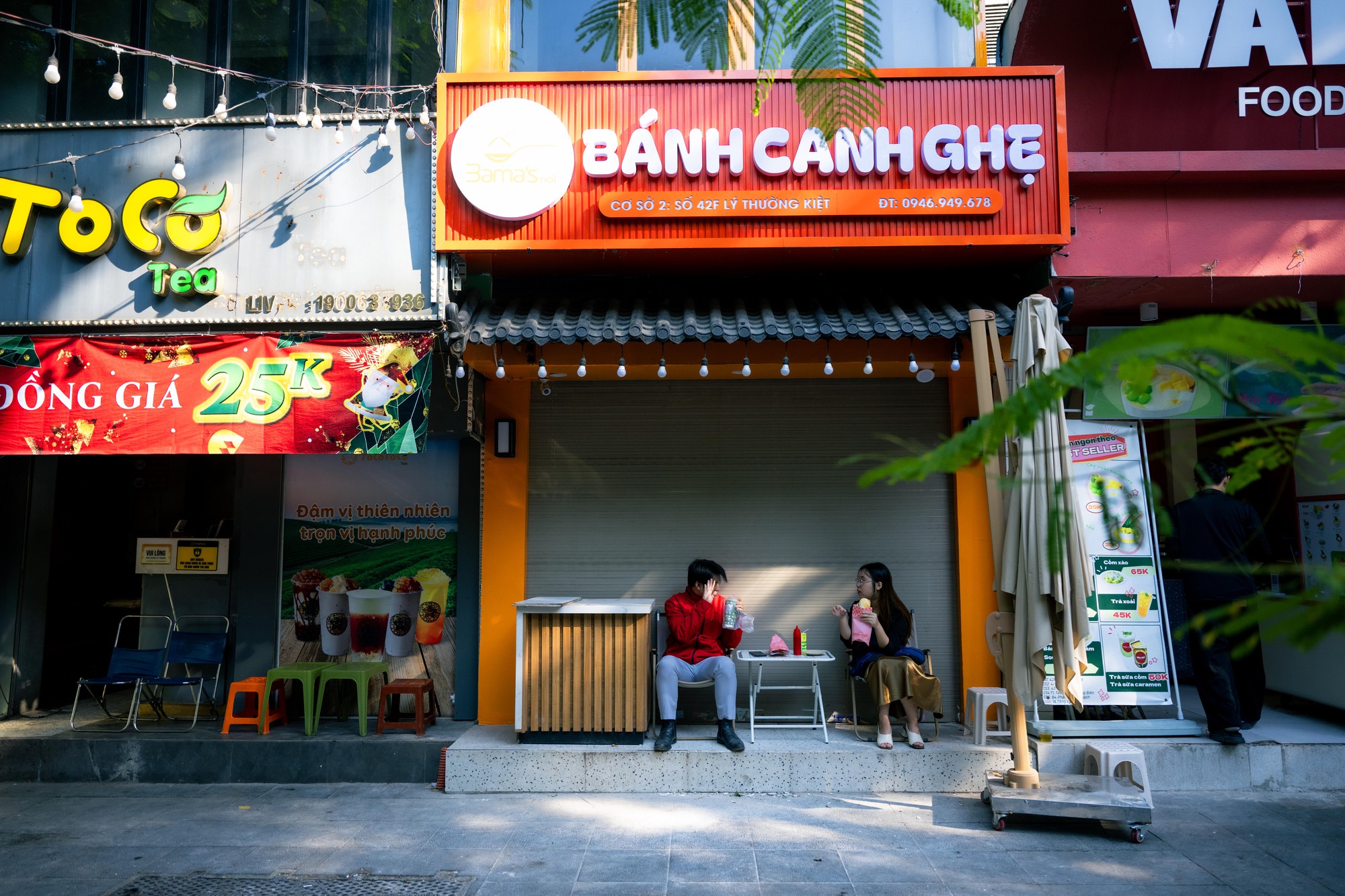 Khung cảnh phố Hàng Mã đổi khác sau khi tháo dỡ mái che , trả lại vỉa hè - Ảnh 11.