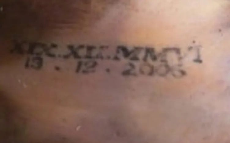 Thi thể bị trói tay trong bao trôi sông: Nạn nhân nghi là cô gái 19 tuổi - Ảnh 1.