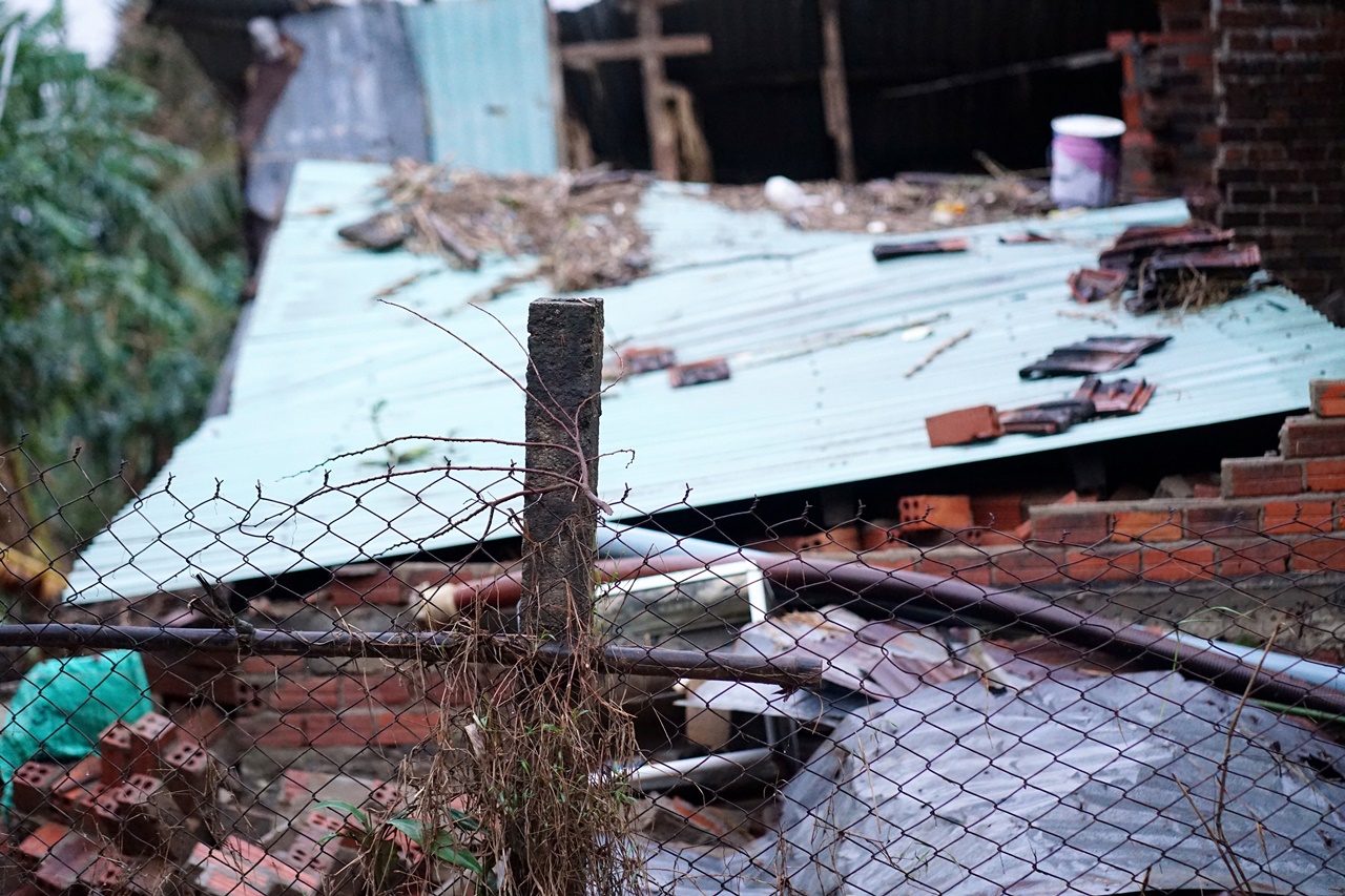 Ngôi nhà đổ nát giữa dòng lũ: Nỗi đau và hy vọng của người đàn ông gánh nợ ngân hàng - Ảnh 7. Ngôi nhà đổ nát giữa dòng lũ: Nỗi đau và hy vọng của người đàn ông gánh nợ ngân hàng - Ảnh 7.