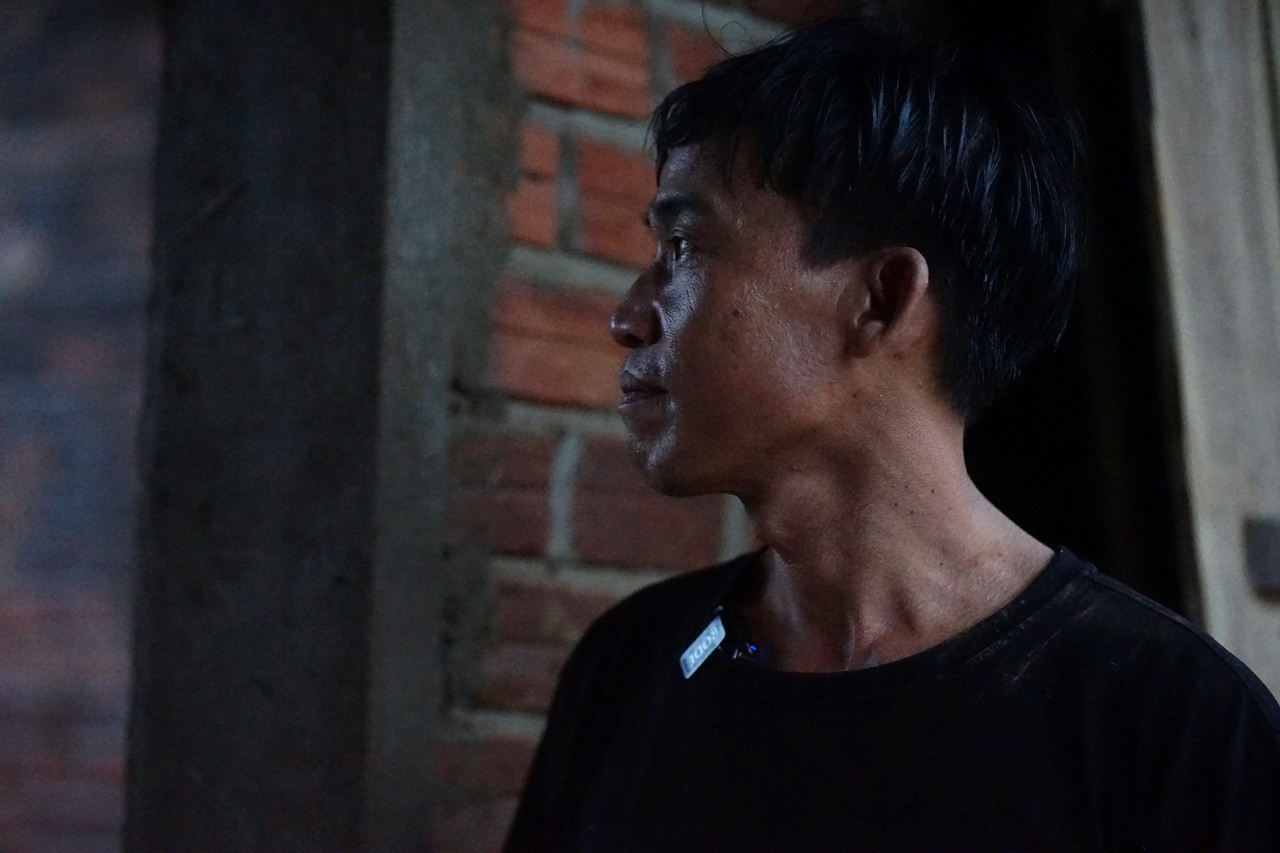 Ngôi nhà đổ nát giữa dòng lũ: Nỗi đau và hy vọng của người đàn ông gánh nợ ngân hàng - Ảnh 1. Ngôi nhà đổ nát giữa dòng lũ: Nỗi đau và hy vọng của người đàn ông gánh nợ ngân hàng - Ảnh 1.