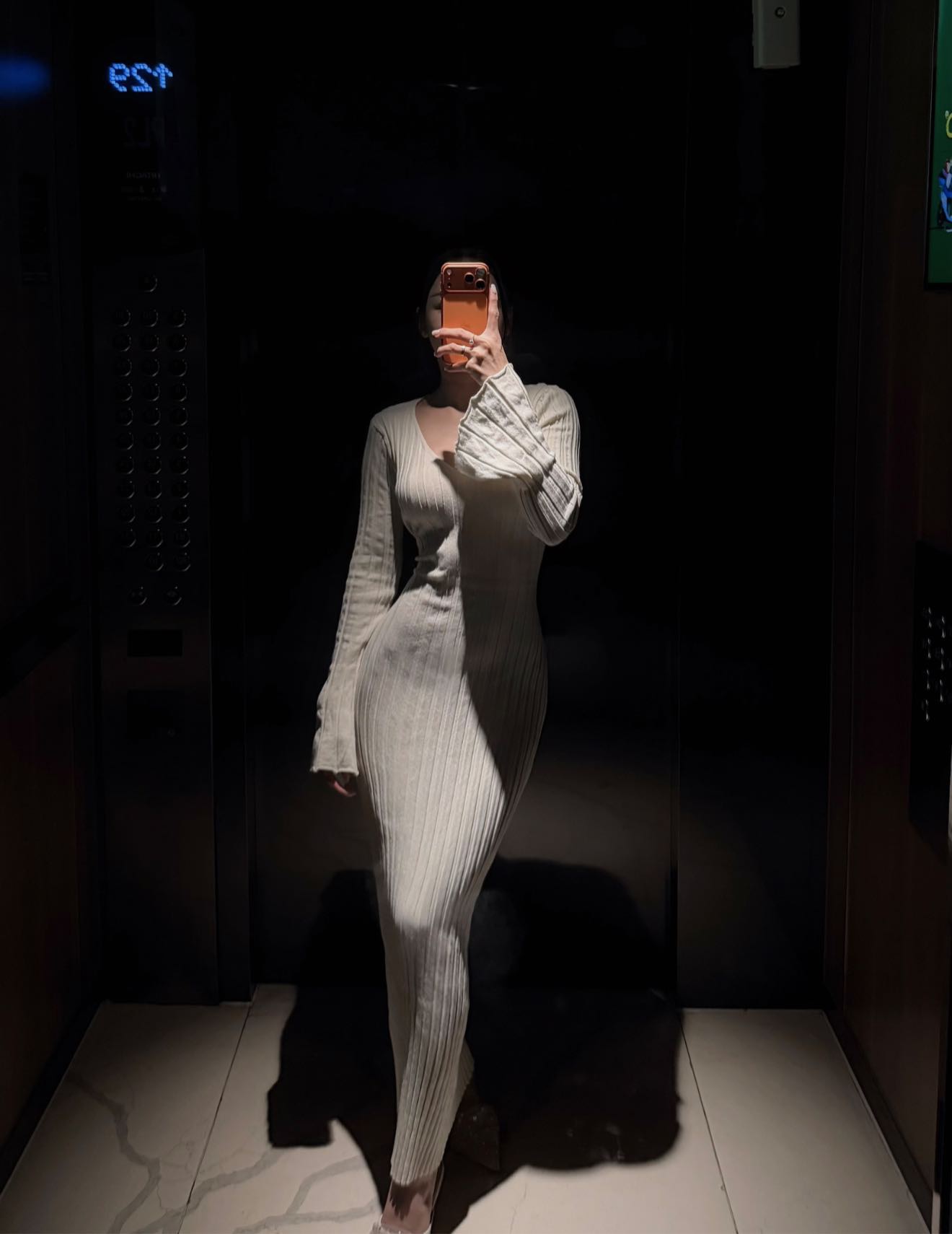 Mê mẩn ngắm visual Yến Xuân - vợ Lâm Tây, mẹ 1 con vóc dáng vẫn sexy bất bại, xinh đẹp bất chấp 