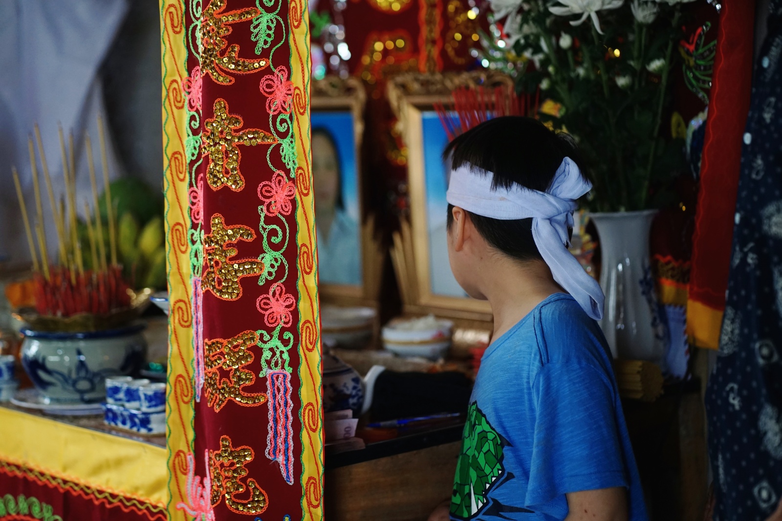 Tang thuơng cảnh 3 anh em mồ côi vì tin đồn vỡ đập: 