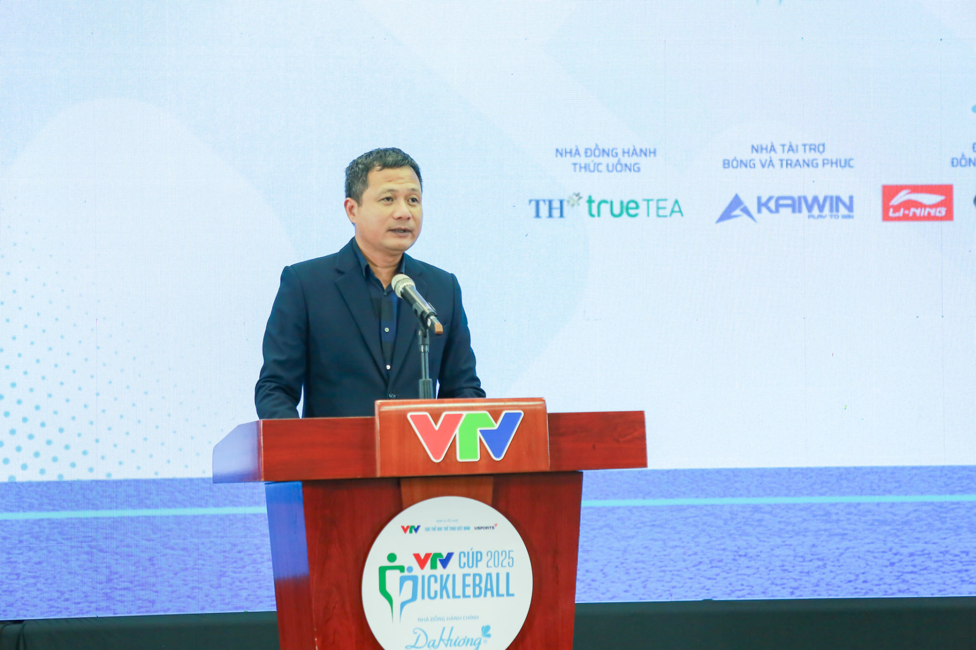 ong-do-duc-hoang-pho-tong-giam-doc-dai-truyen-hinh-viet-nam-truong-ban-chi-dao-giai-pickleball-vtv-cup-2025-114758-1764046554457-17640465548471163989064.jpg