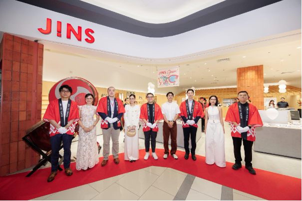 JINS mở thêm hai cửa hàng mới tại AEON Mall - Ảnh 2.