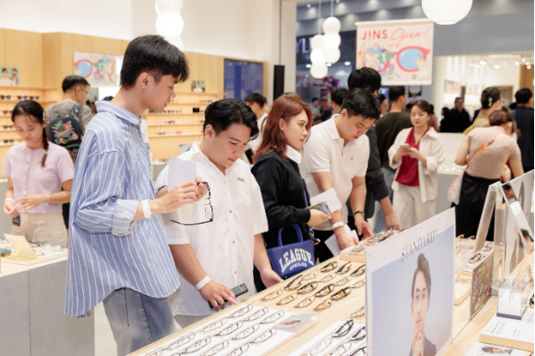 JINS mở thêm hai cửa hàng mới tại AEON Mall - Ảnh 3.