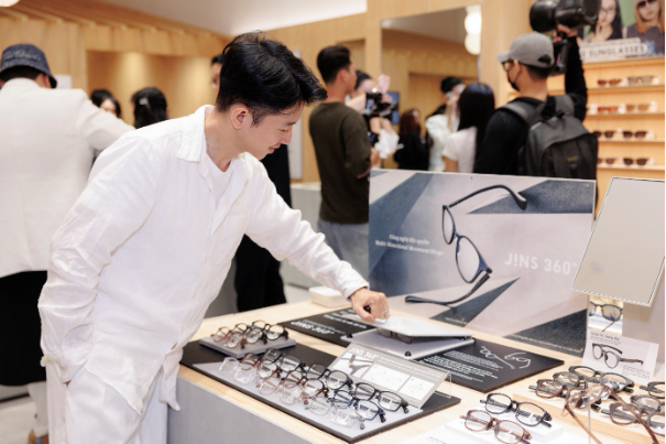 JINS mở thêm hai cửa hàng mới tại AEON Mall - Ảnh 5.