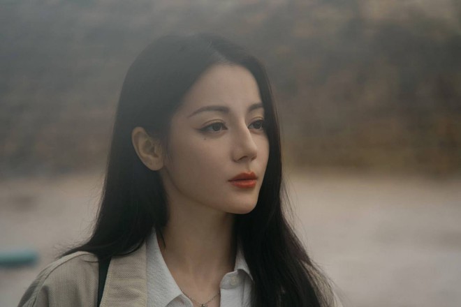 Địch Lệ Nhiệt Ba cắt hẳn bữa tối- Ảnh 1.