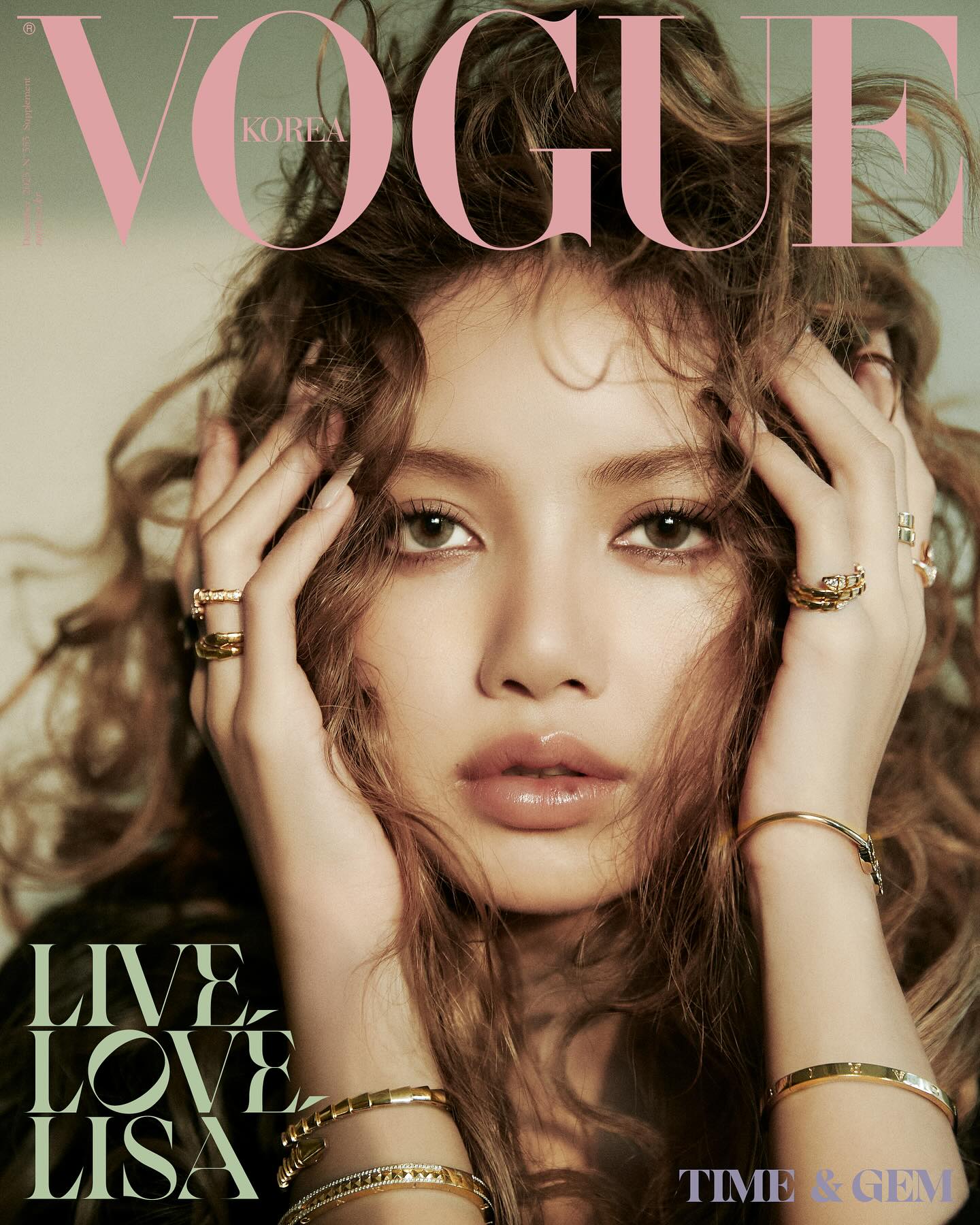 voguekorea17630280843764874905012272830316489712-17640427570631093444864-1764059078773-17640590790441961738089.jpg