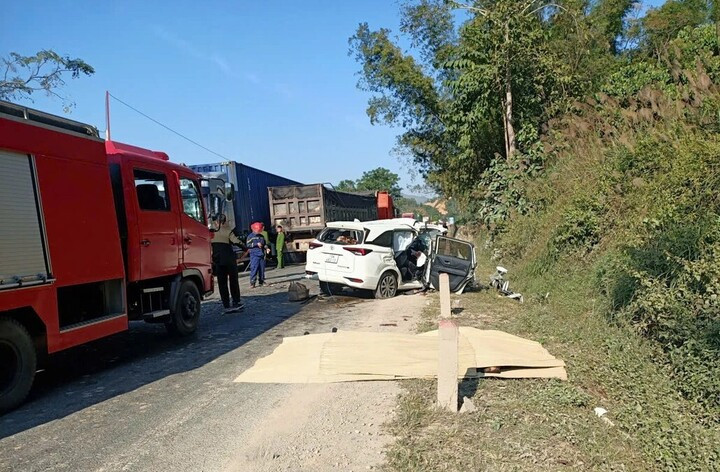 Ô tô lấn làn tông xe đầu kéo khiến 4 người chết tại Lạng Sơn - Ảnh 1.