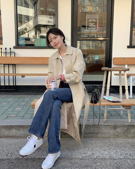 Tủ đồ tối giản cho phụ nữ trên 40: Chỉ cần giữ 10 món này - tiết kiệm mà vẫn mặc đẹp mỗi ngày - Ảnh 5.