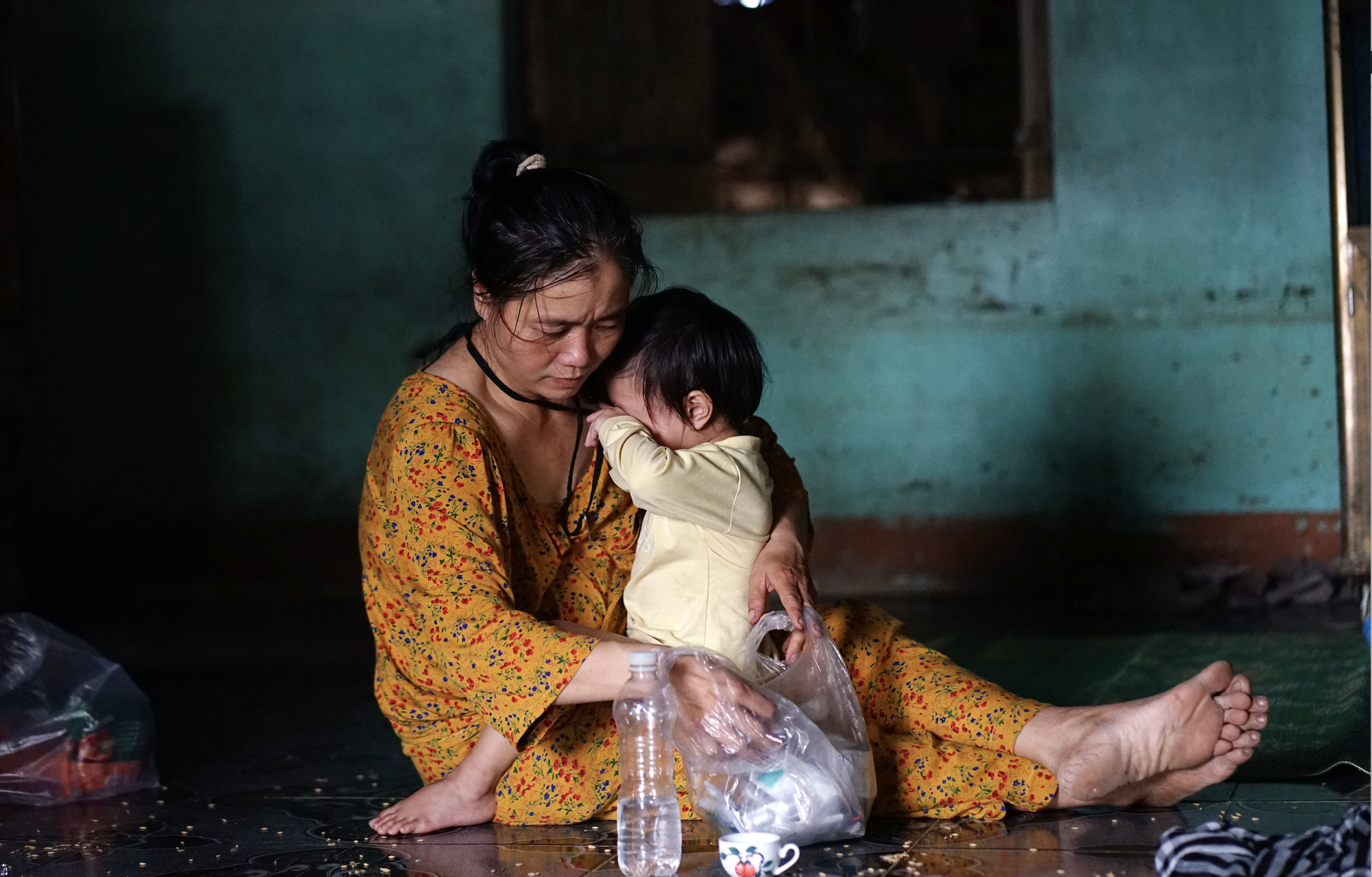 Chồng thiệt mạng trong lũ vì cứu cháu: Nỗi đau không gì bù đắp ở Đắk Lắk - Ảnh 4. Chồng thiệt mạng trong lũ vì cứu cháu: Nỗi đau không gì bù đắp ở Đắk Lắk - Ảnh 4.