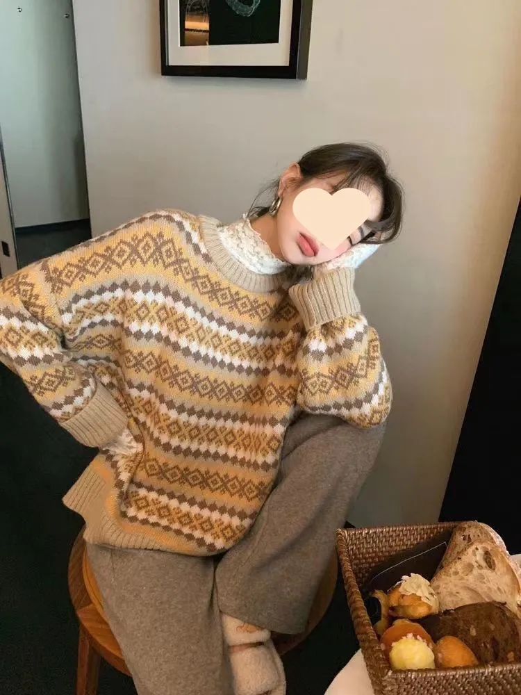 Kiểu áo len họa tiết đang gây sốt mùa lạnh: Dễ mặc, không sến, hợp chị em công sở- Ảnh 13.