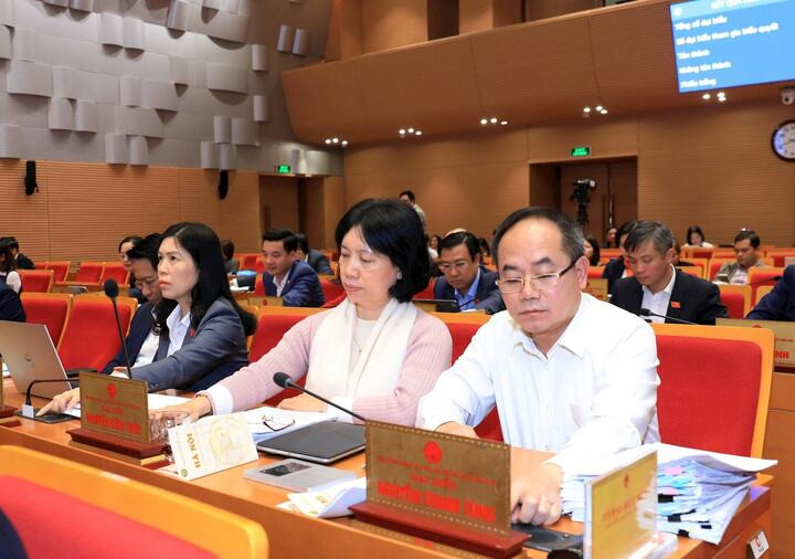 Hà Nội thí điểm cấm xe máy xăng từ 1/7/2026 tại 9 phường nội đô - Ảnh 1.