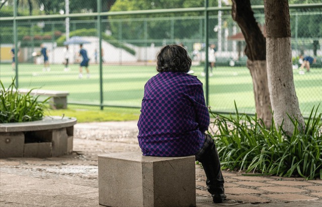 Những cha mẹ trở thành gánh nặng cho con cái khi về già thường có 3 đặc điểm: Nếu đủ cả 3, con cái khổ - Ảnh 2.