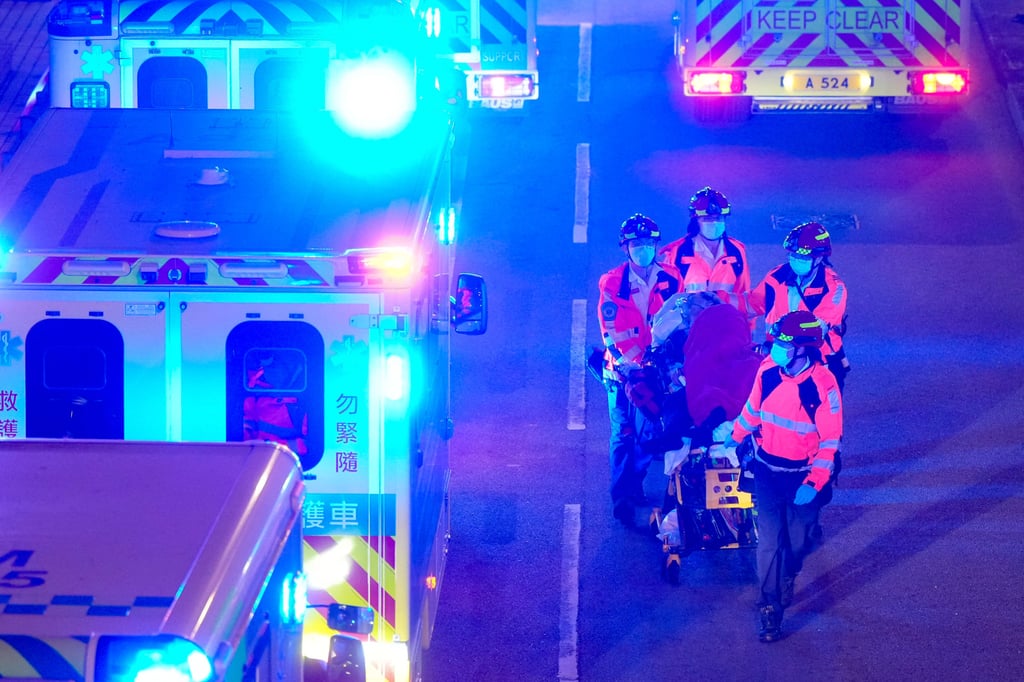 To&agrave;n cảnh vụ ch&aacute;y thảm họa nhất 3 thập kỷ ở Hong Kong: Số người tử vong chạm mốc 36, 10 tiếng cả th&agrave;nh phố vật lộn trong kinh ho&agrave;ng- Ảnh 4.