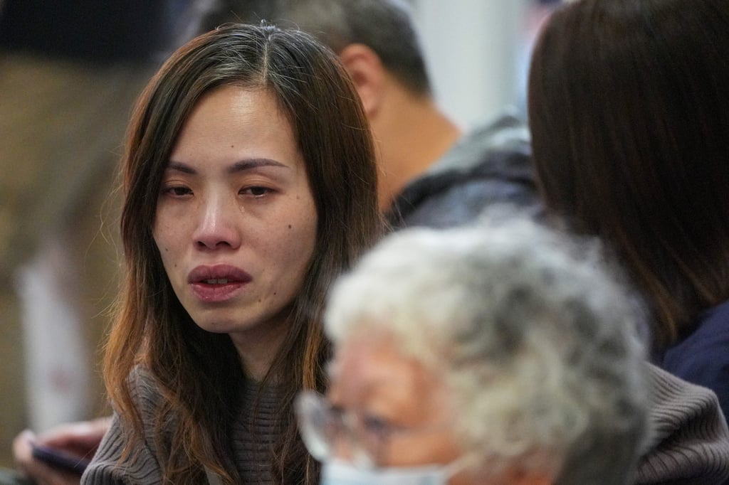 Hỏa hoạn tại Hong Kong: 3 tòa chung cư cháy dữ dội, 4.000 cư dân hoảng loạn - Ảnh 18. Hỏa hoạn tại Hong Kong: 3 tòa chung cư cháy dữ dội, 4.000 cư dân hoảng loạn - Ảnh 18.