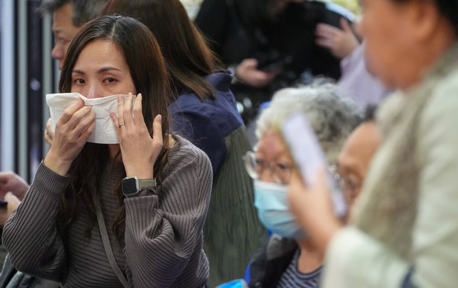 To&agrave;n cảnh vụ ch&aacute;y thảm họa nhất 3 thập kỷ ở Hong Kong: Số người tử vong chạm mốc 36, 10 tiếng cả th&agrave;nh phố vật lộn trong kinh ho&agrave;ng- Ảnh 13.