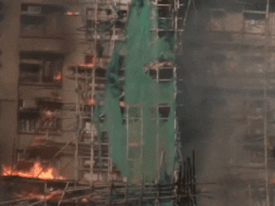 To&agrave;n cảnh vụ ch&aacute;y thảm họa nhất 3 thập kỷ ở Hong Kong: Số người tử vong chạm mốc 36, 10 tiếng cả th&agrave;nh phố vật lộn trong kinh ho&agrave;ng- Ảnh 2.