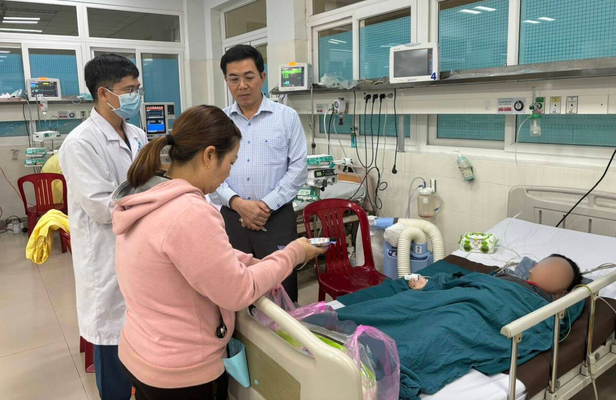 Hé lộ nguyên nhân vụ nam thanh niên ôm con nhỏ nhảy cầu tự tử ở Quảng Ngãi - Ảnh 2.