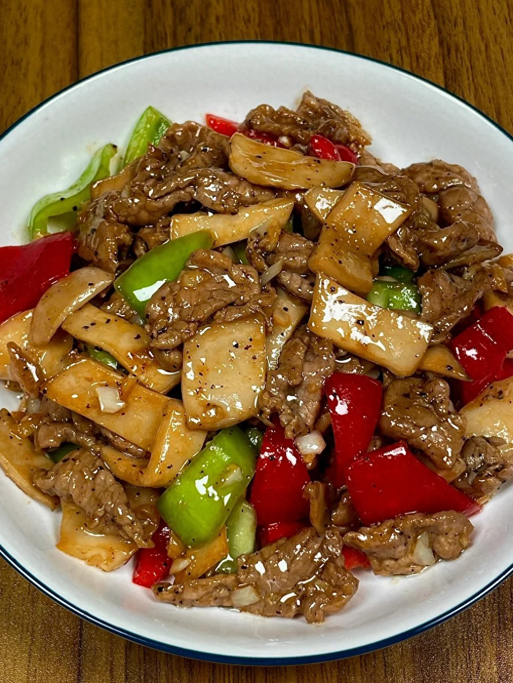 Đây là những món ăn dễ làm và ngon miệng rất hợp trong bữa cơm mùa đông và bạn có thể dễ dàng làm - Ảnh 1.