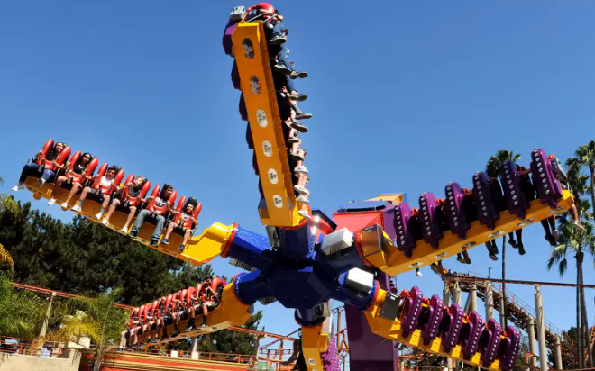 S&eacute;t đ&aacute;nh khiến 20 người mắc kẹt tr&ecirc;n v&ograve;ng đu quay cao nhất Nhật Bản - Ảnh 3.