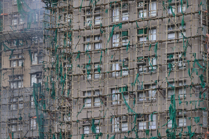 Cháy chung cư Wang Fuk Court Hong Kong: Nguyên nhân và hệ lụy cho Cộng đồng - Ảnh 2.