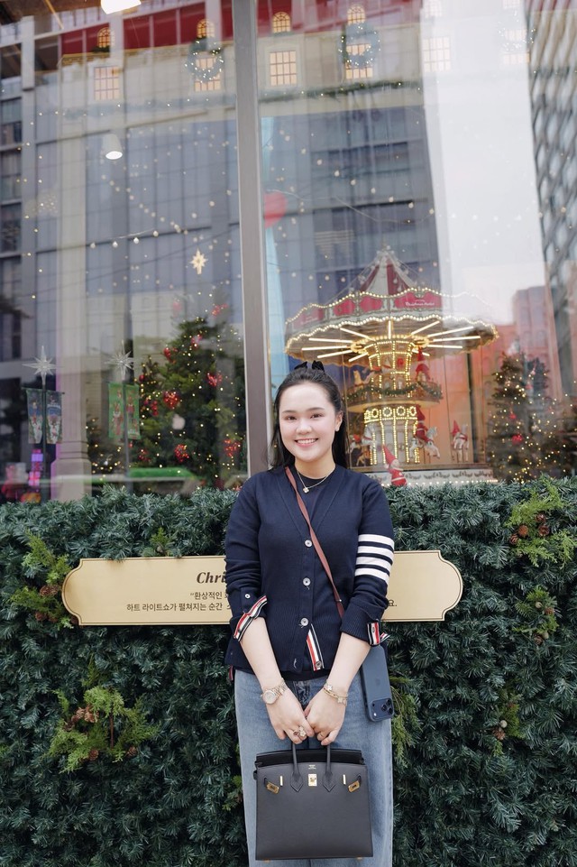 Vợ tiểu thư Hà thành của Duy Mạnh dạo này xinh - sang - xịn miễn chê- Ảnh 2. Vợ tiểu thư Hà thành của Duy Mạnh dạo này xinh - sang - xịn miễn chê- Ảnh 2.