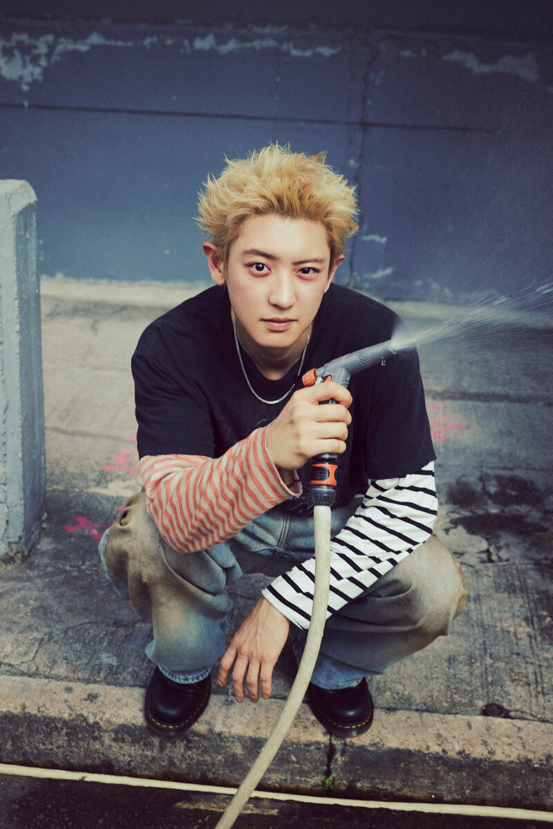chanyeol-black-out-the-1st-mini-album-teaser-images-documents-4-141701-1764228814680-17642288150421750655088.jpeg