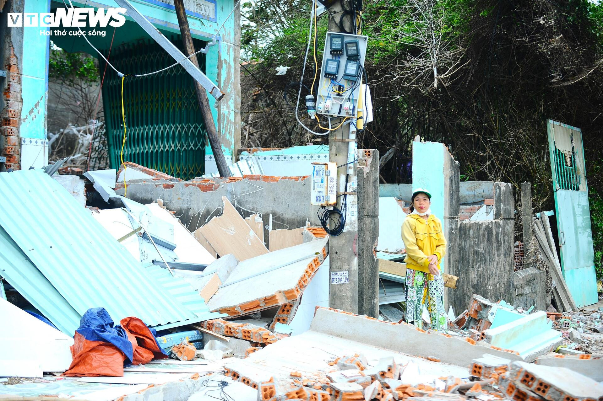 Khung cảnh hoang tàn tại tuy hòa sau lũ dữ: Nỗi đau không thể quên - Ảnh 11.