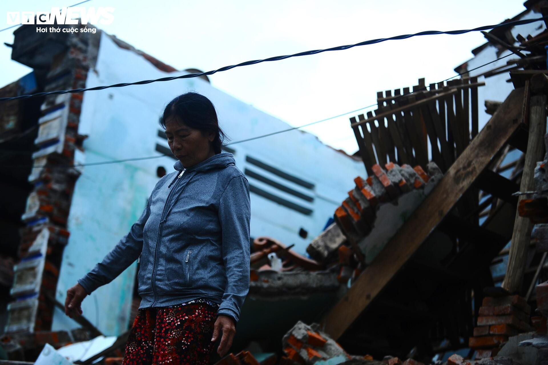 Khung cảnh hoang tàn tại tuy hòa sau lũ dữ: Nỗi đau không thể quên - Ảnh 3.