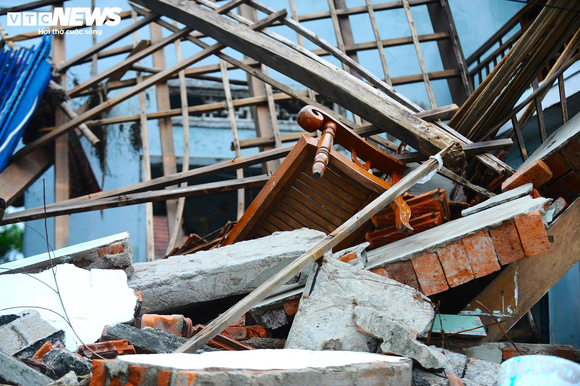 Khung cảnh hoang tàn tại tuy hòa sau lũ dữ: Nỗi đau không thể quên - Ảnh 21.