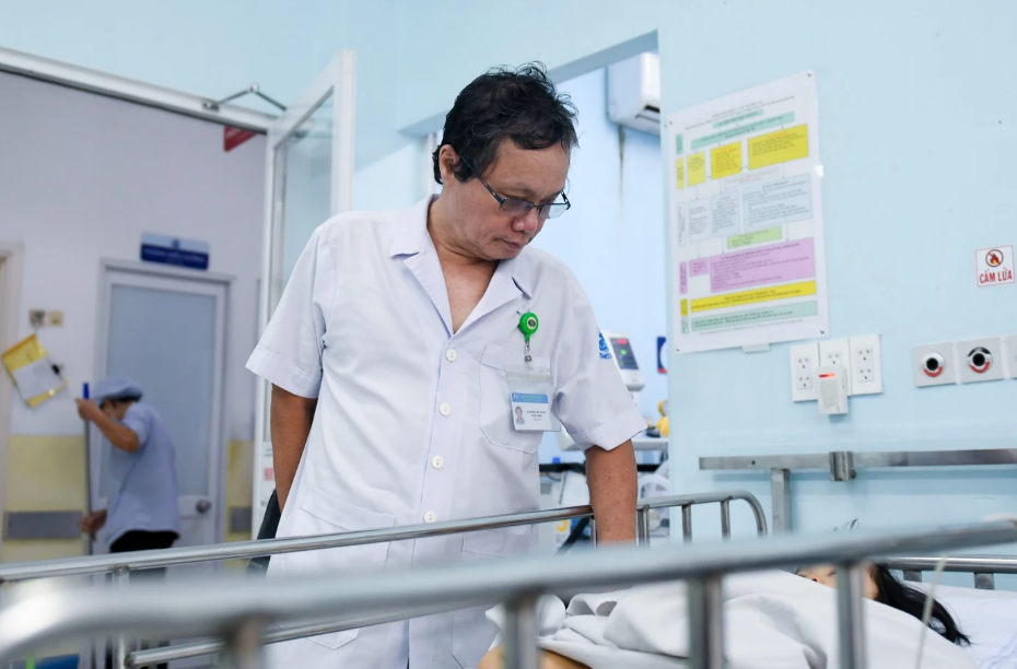 Cúm A/H3N2 và nguy cơ dịch chồng dịch ở trẻ em: Khuyến cáo từ chuyên gia - Ảnh 1.