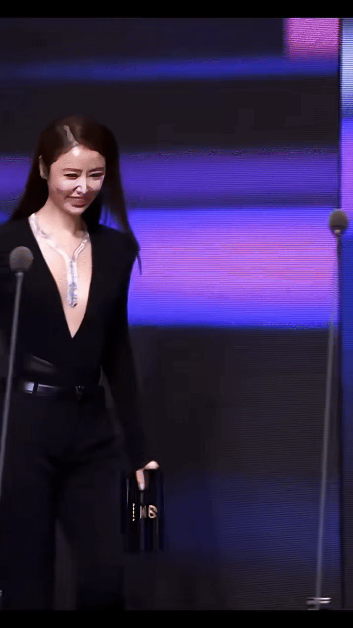 49 tuổi, Lâm Tâm Như không có mỡ thừa nhờ 3 bí quyết- Ảnh 1.