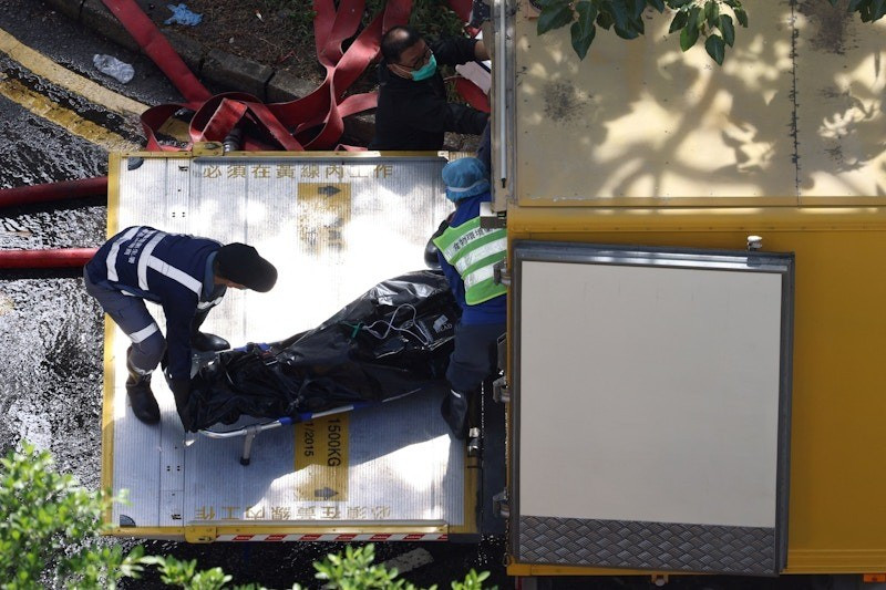 Vụ cháy khu chung cư Wang Fuk Court tại Hồng Kông: 200 Người mất tích và 128 nạn nhân - Ảnh 5.