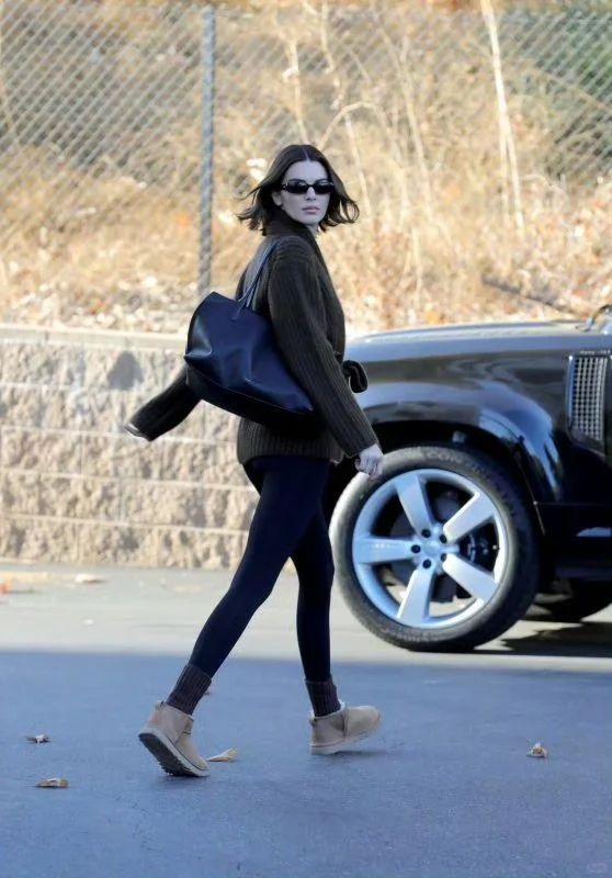 Những người phụ nữ sành điệu khắp thế giới đều đang đi đôi giày này, vì nó hợp với mọi thứ- Ảnh 21.