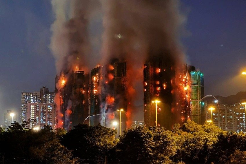 Từ thảm họa cháy 8 tòa chung cư ở Hong Kong (Trung Quốc): Nhiều người mắc “sai lầm chết người” này khi thoát hiểm- Ảnh 1.