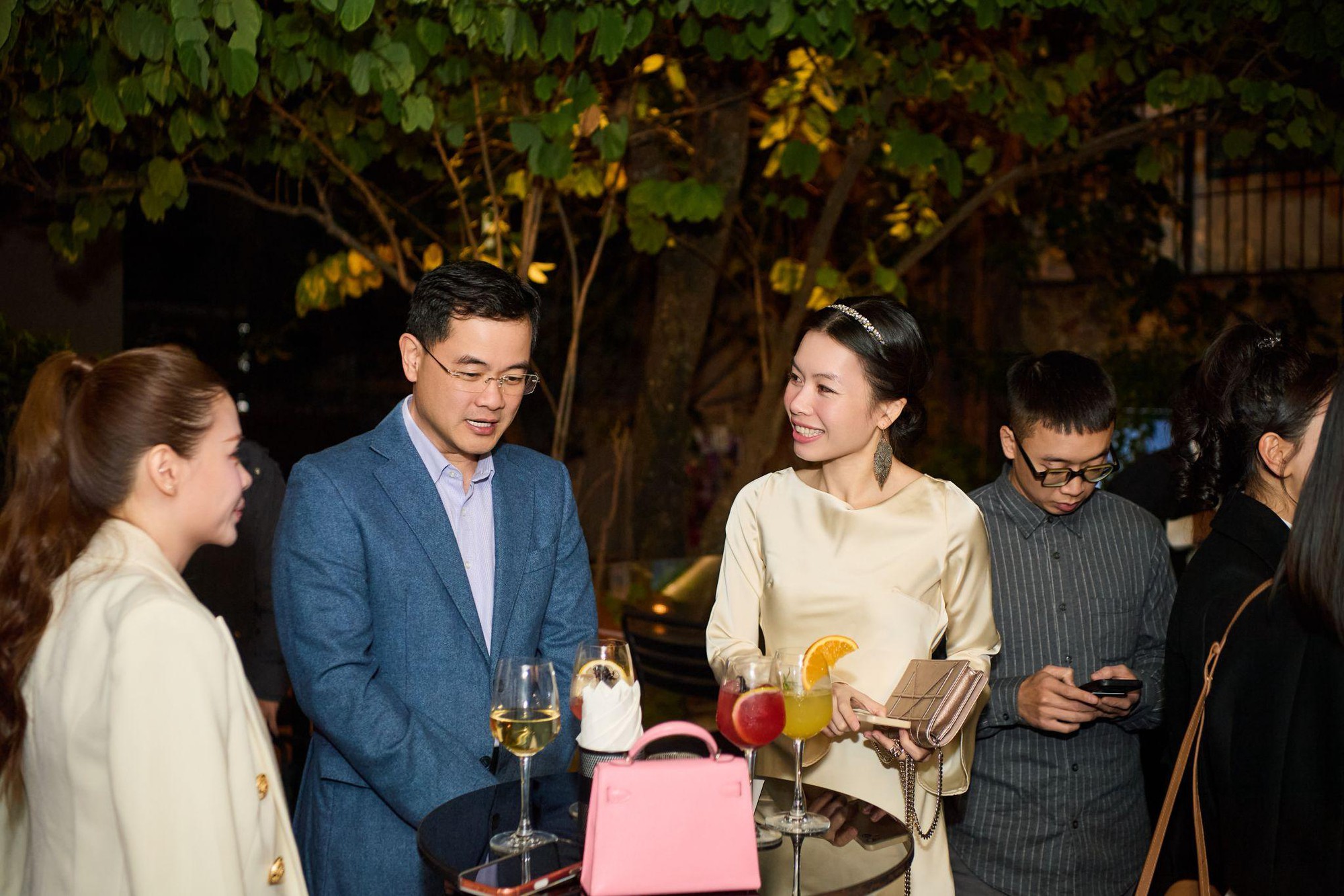 Khi cả nước đồng lòng hướng về miền Trung thì hội cựu du học sinh cũng không hề ngồi yên một chỗ- Ảnh 8.