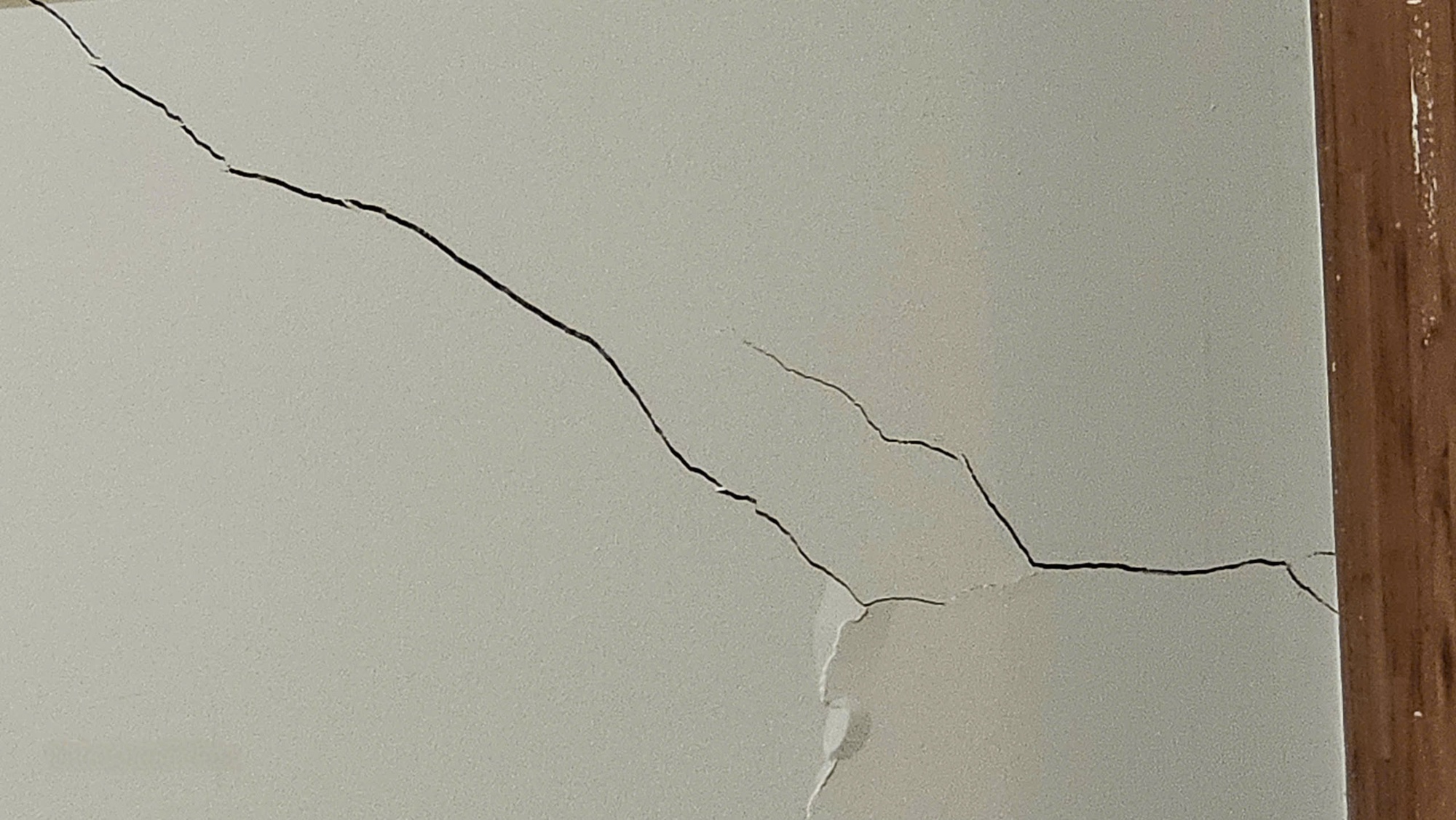 X&acirc;y chung cư Stown Gateway l&agrave;m nứt tường, sụt l&uacute;n: Resort 4 sao ở TP HCM phải đ&oacute;ng cửa, 