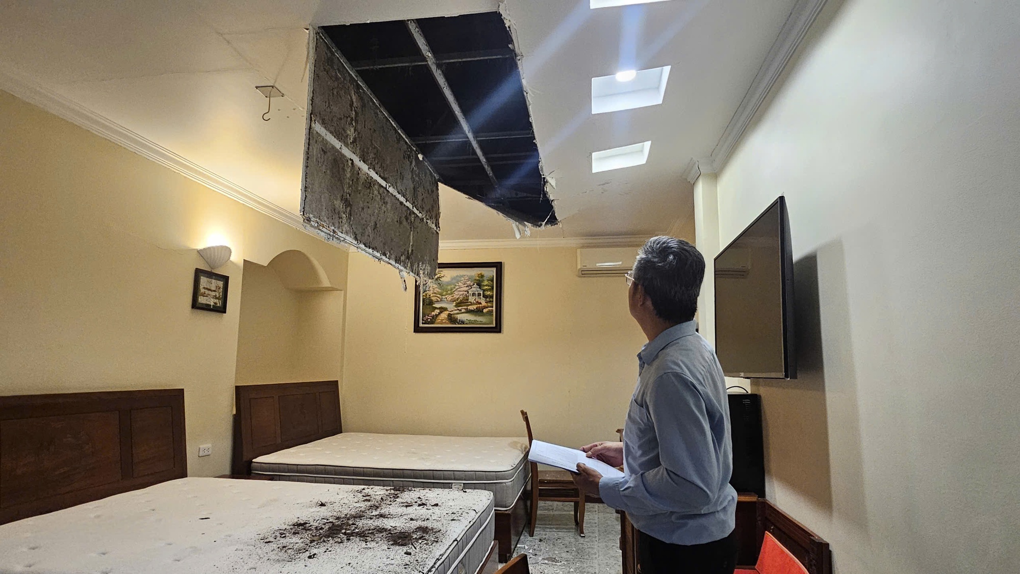 X&acirc;y chung cư Stown Gateway l&agrave;m nứt tường, sụt l&uacute;n: Resort 4 sao ở TP HCM phải đ&oacute;ng cửa, 