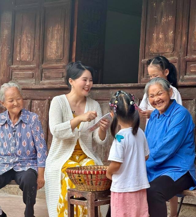 Người chị em thân thiết của Chi Pu dọn nhà lên núi ở ẩn sau cú sốc bị chồng bỏ, nằm liệt giường 3 tháng- Ảnh 2.